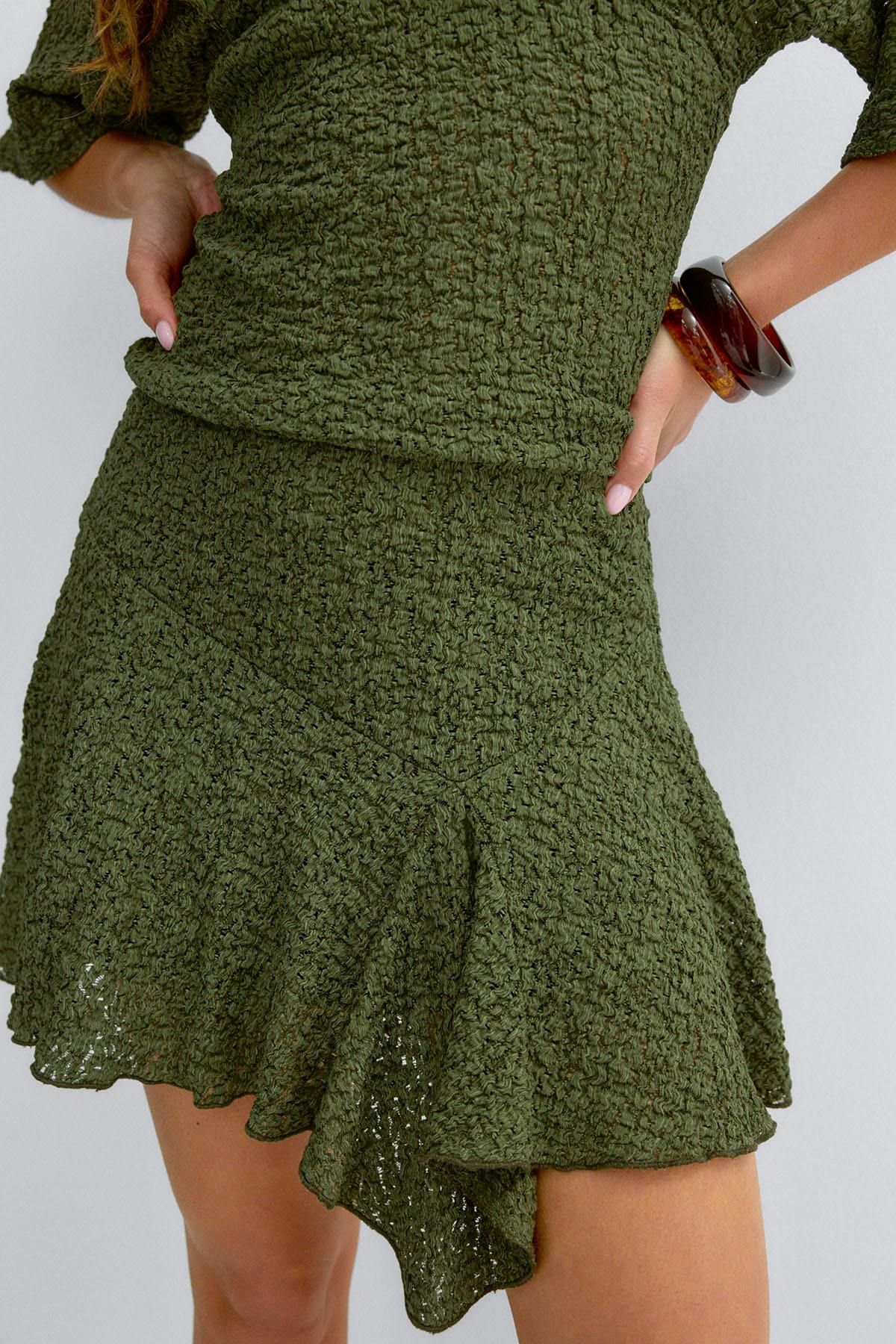 Textured mini skirt