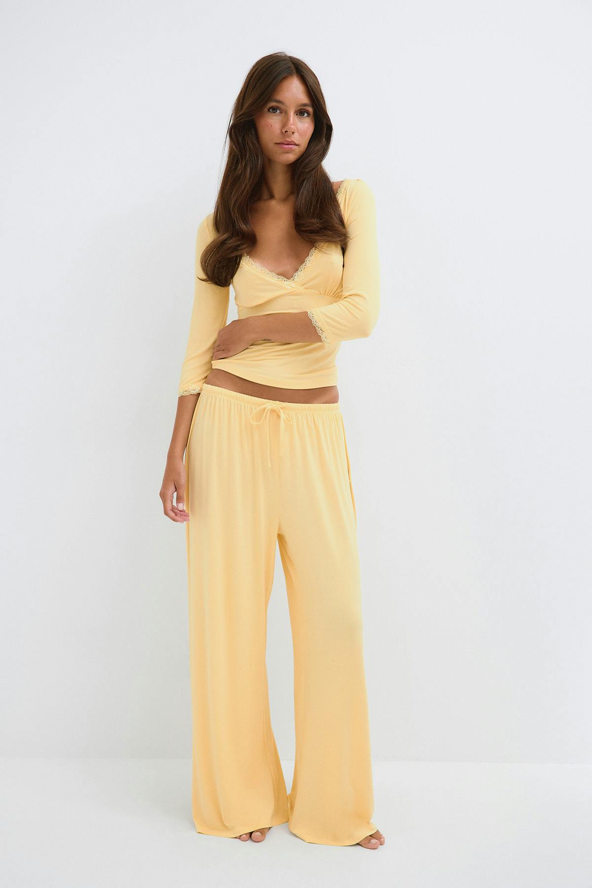 Wide loungewear trousers