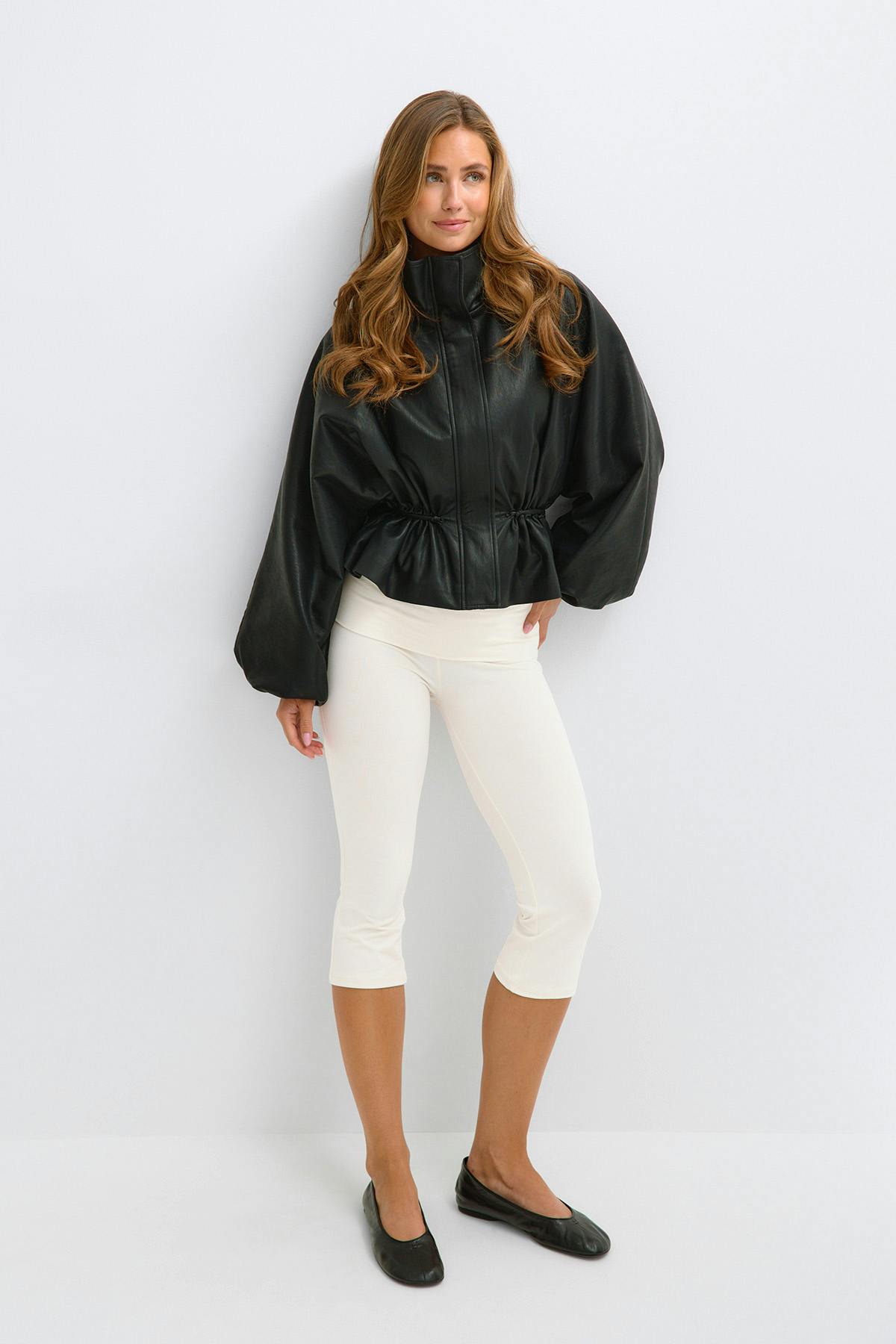 Folded capri trousers