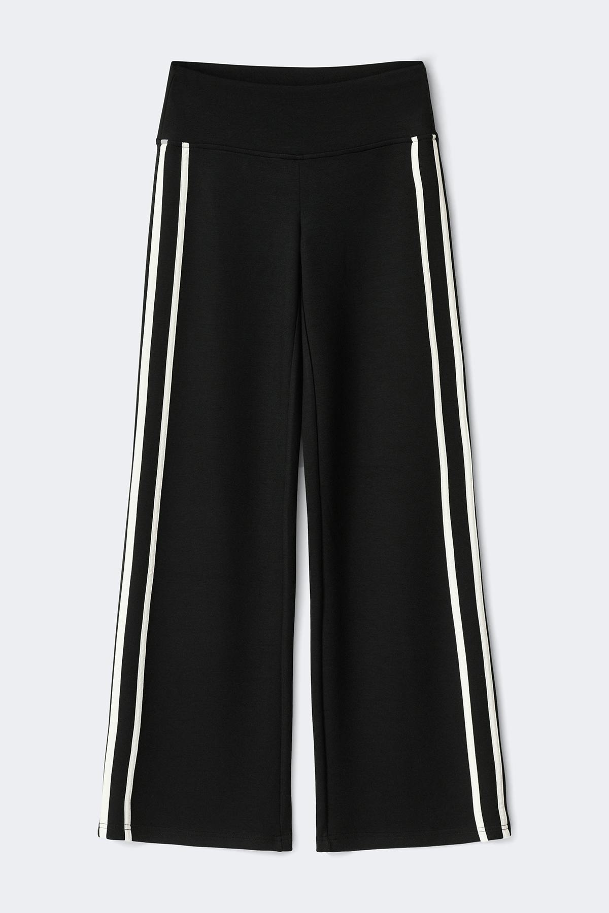 Soft sporty trousers