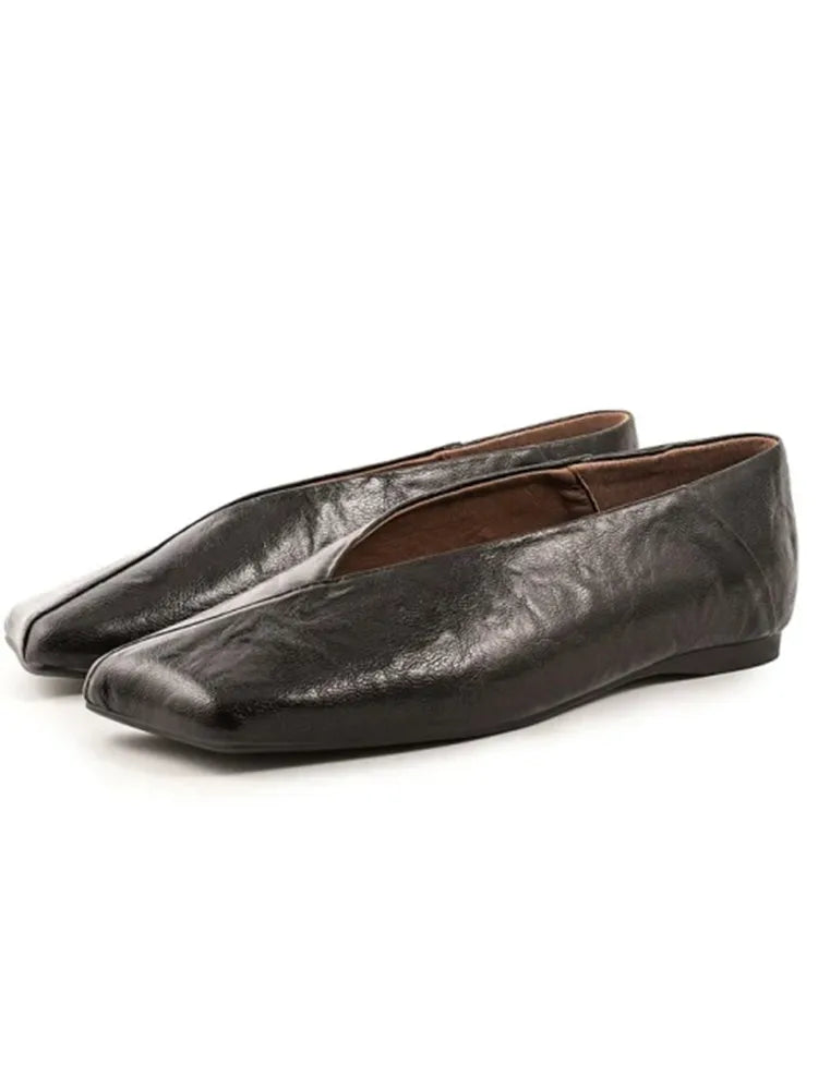 Moreno Italia Wide-Toe Ballet Flats